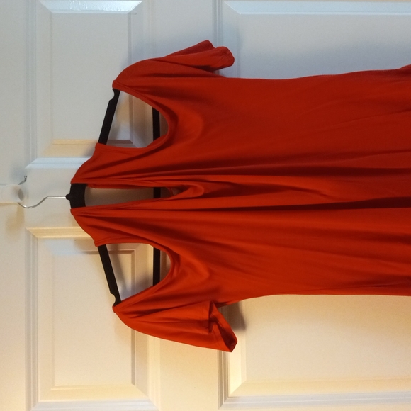 Caren Sport Cold Shoulder Red Top Size 1X - Picture 4 of 5